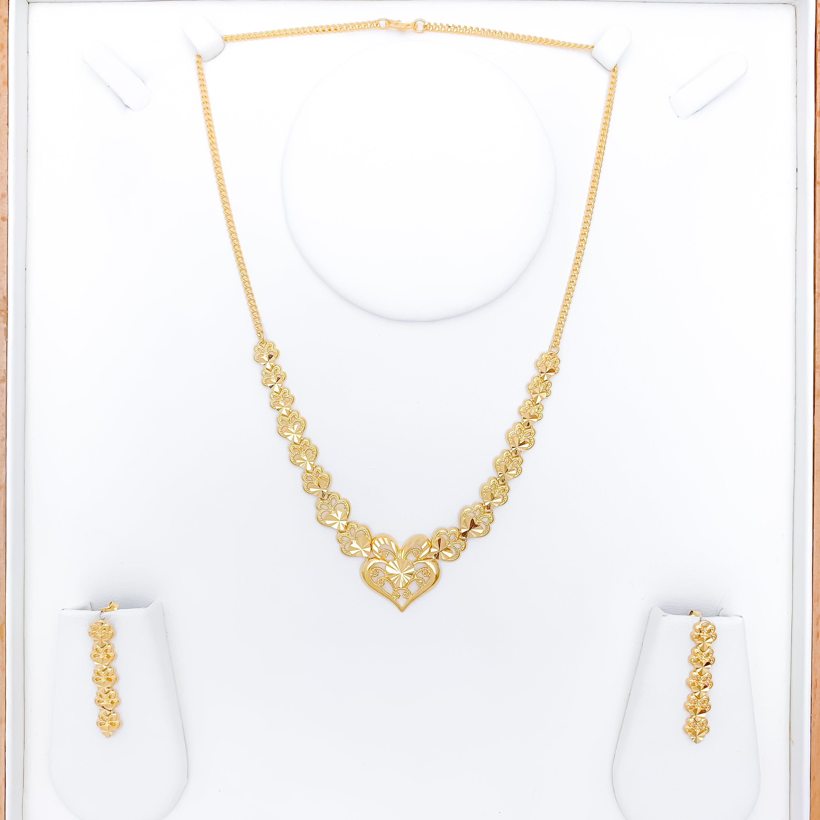 Fancy Shimmering Heart Link Necklace Set