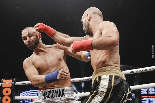 Artem Lobov outboxes professional boxer Paulie Malignaggi