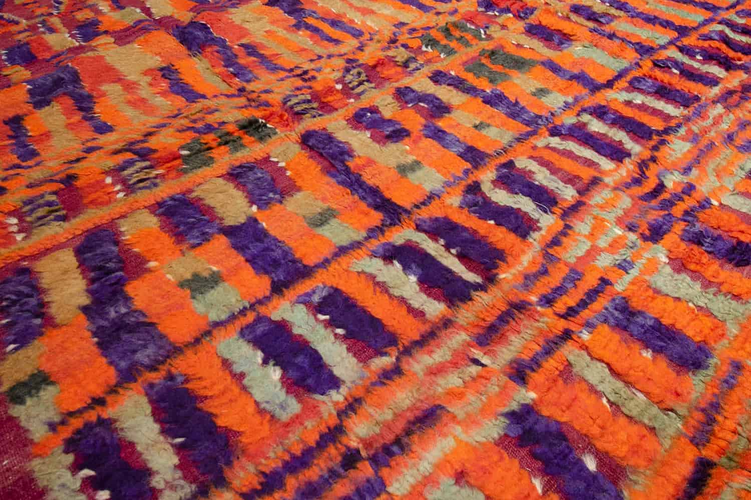 Typical colouring of an Ait Bou Ichaouen rug