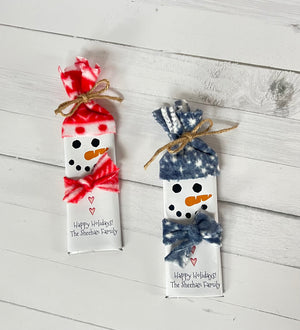 Snowman Hershey Bars, Chocolate Bar favors, Christmas Party favors, Christmas candy, Christmas Wedding Favors - Brownies & Ginger Soap Co - Christmas Candy Gift