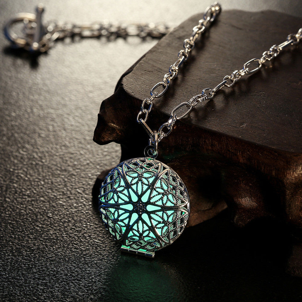 Best Selling Design Collares Necklace Necklaces Pendant Charm Locket Luminous in the Dark Wicca Goth