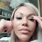 dollbaby-london-applying-magnetic-eyelashes-gif