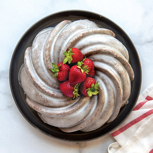 Stadium Bundt® Pan - Nordic Ware