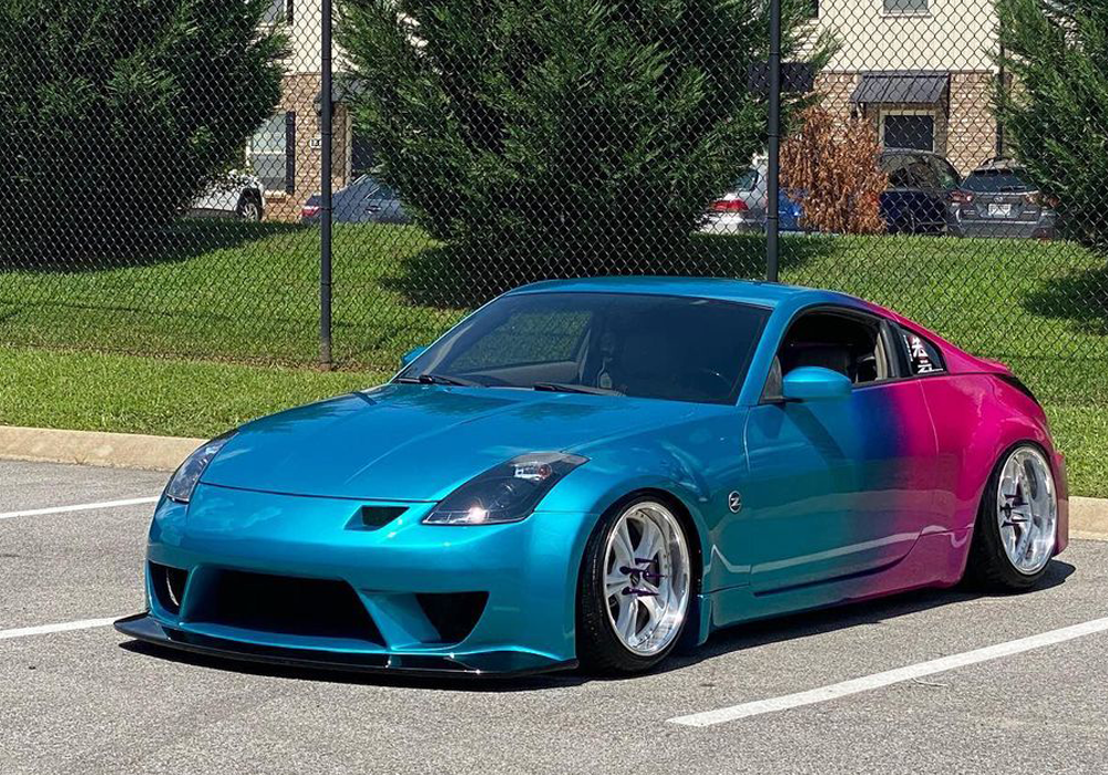Lipstick and Caribbean Current Pearl over Nissan 350Z