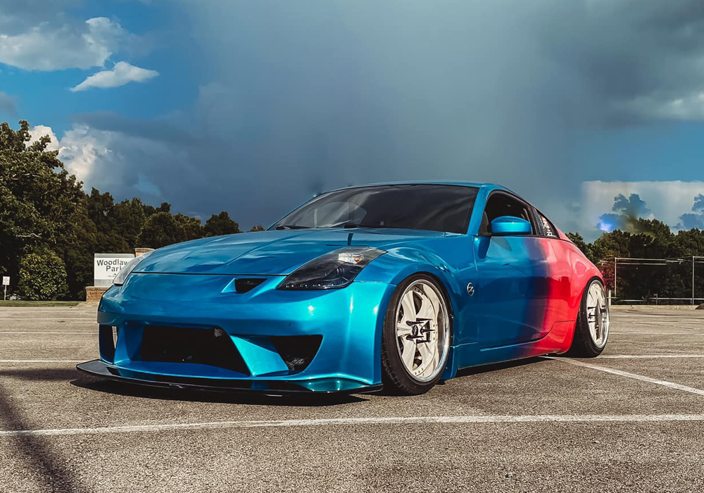 Lipstick and Caribbean Current Pearl over Nissan 350Z