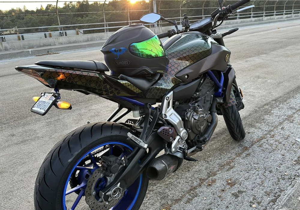 Tsunami Superflake and Diamond Red Spray Cans on Yamaha Motorcycle