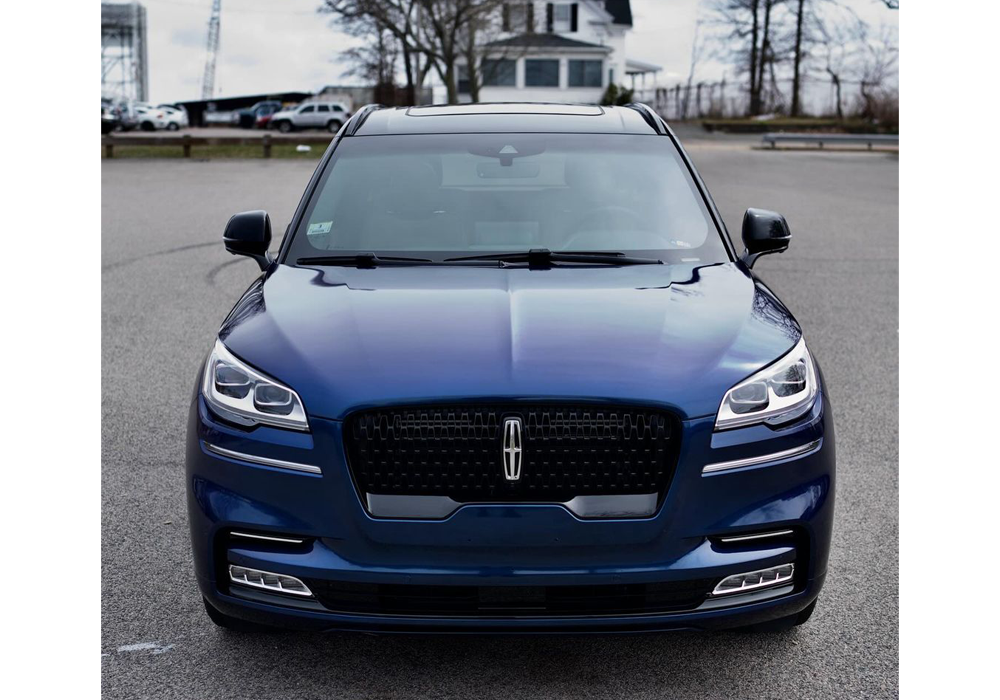 Diamond Blue Pearl over Black Base on Lincoln Aviator