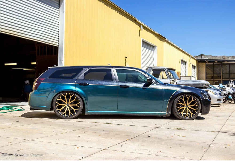 Viridian Blue and Diamond Silver on 2006 Dodge Magnum