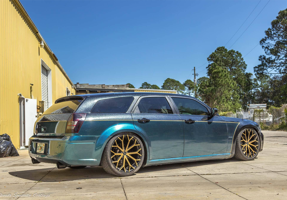 Viridian Blue and Diamond Silver on 2006 Dodge Magnum