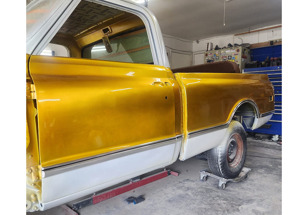 Lemonade Candy Pearl on Custom Pick-Up Truck