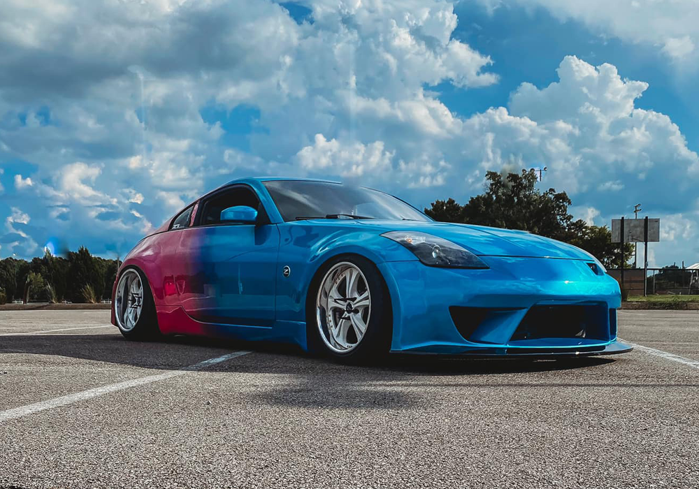 Lipstick and Caribbean Current Pearl over Nissan 350Z