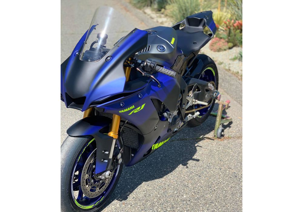 Secret Silver over Jet Black on Yamaha YZF-R1