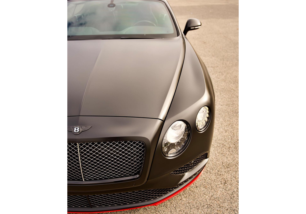 Pitch Black Drop-In Pigment on Bentley GT
