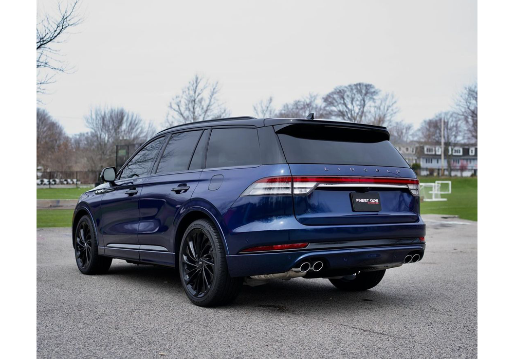 Diamond Blue Pearl over Black Base on Lincoln Aviator