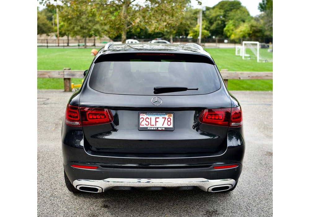 Diamond Silver over Black Base on Mercedes GLC 300