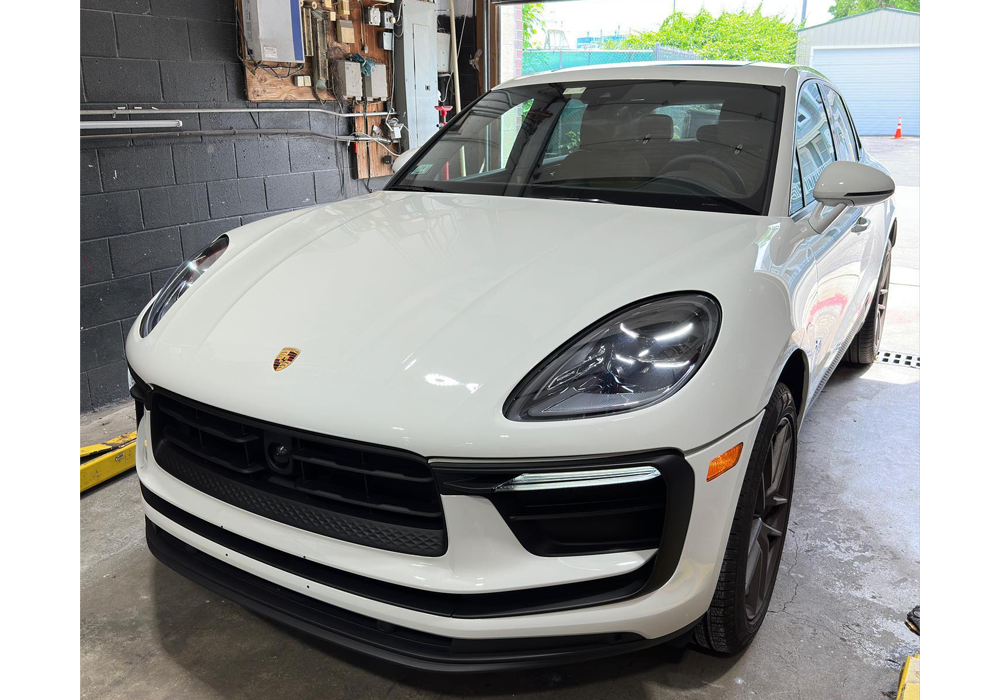 OEM Porsche Chalk on Porsche Macan