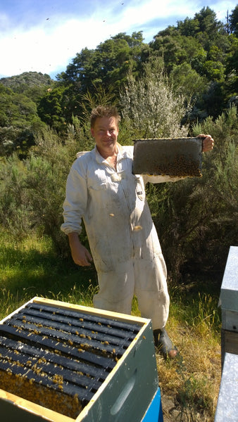 Avatar New Zealand Manuka Honey Head Bee-Keeper Brendon