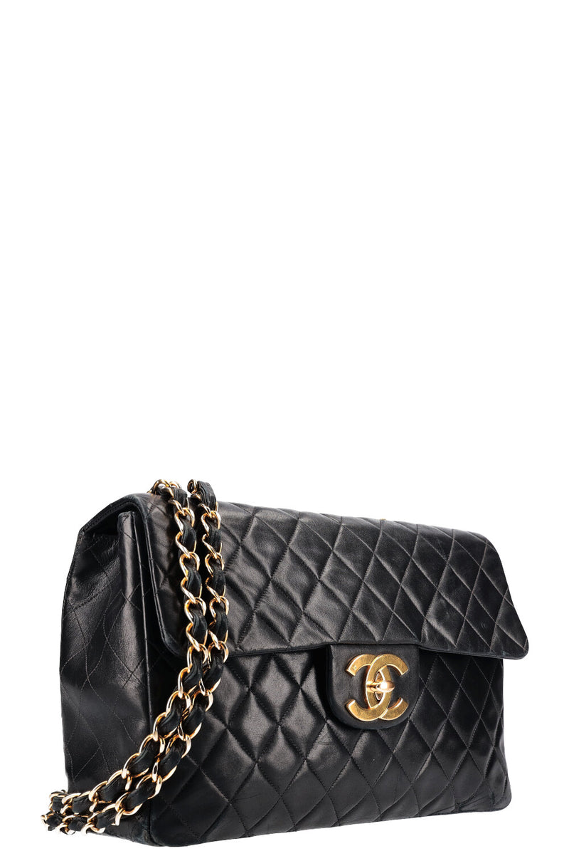 Chanel Square Bag Timeless/Classic Caviar Comptoir Vintage