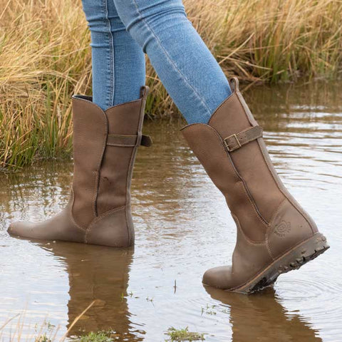 Waterproof comfortable walking boots