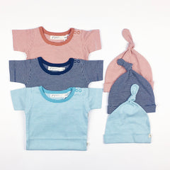 Fein gestreifte Baby Sommer Bodys von Pigeon