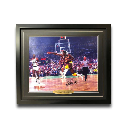 Kobe Bryant Autographed Los Angeles Lakers 'Iconic' 16x20 Photo Framed