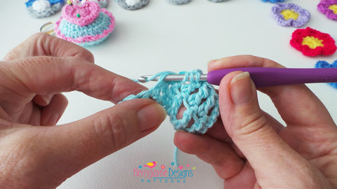 How to crochet a Double treble stitch (UK terms) (USA Treble stitch)