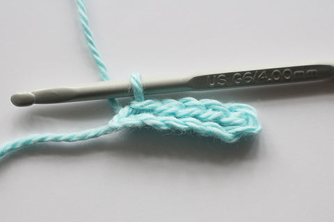 How to crochet a slip stitch step-5
