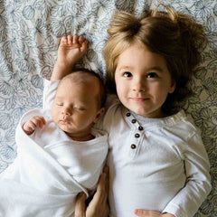 DIY Newborn Photographs - How to take new baby photos.  Fresh 24 photos.  Newborn Baby photo with big sister.