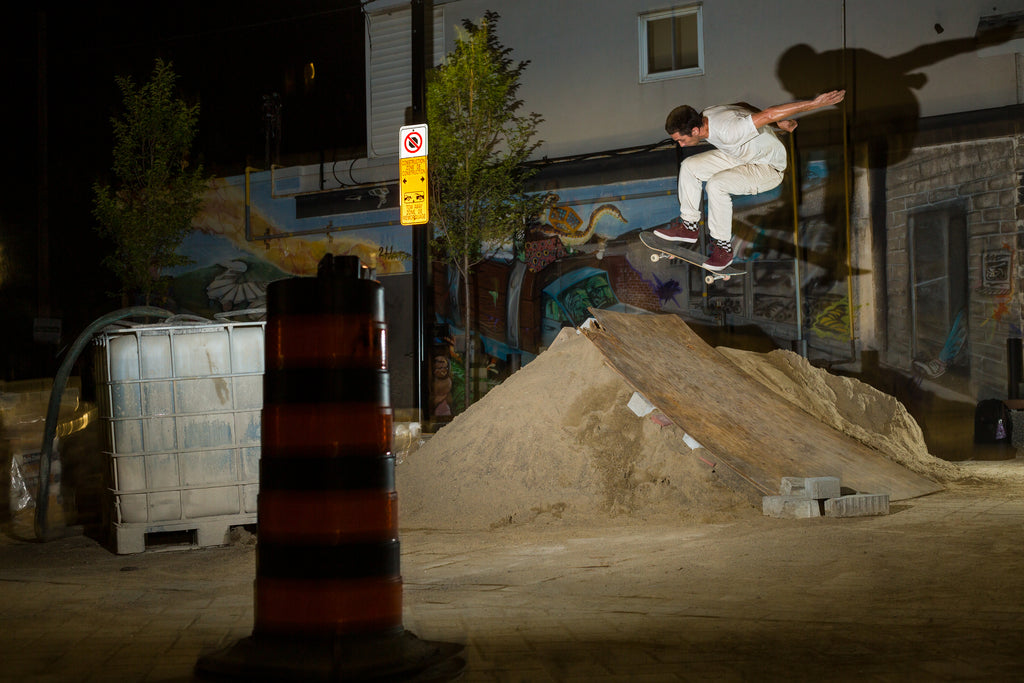 Aaron Cayer - Kickflip to fakie [o] Manion