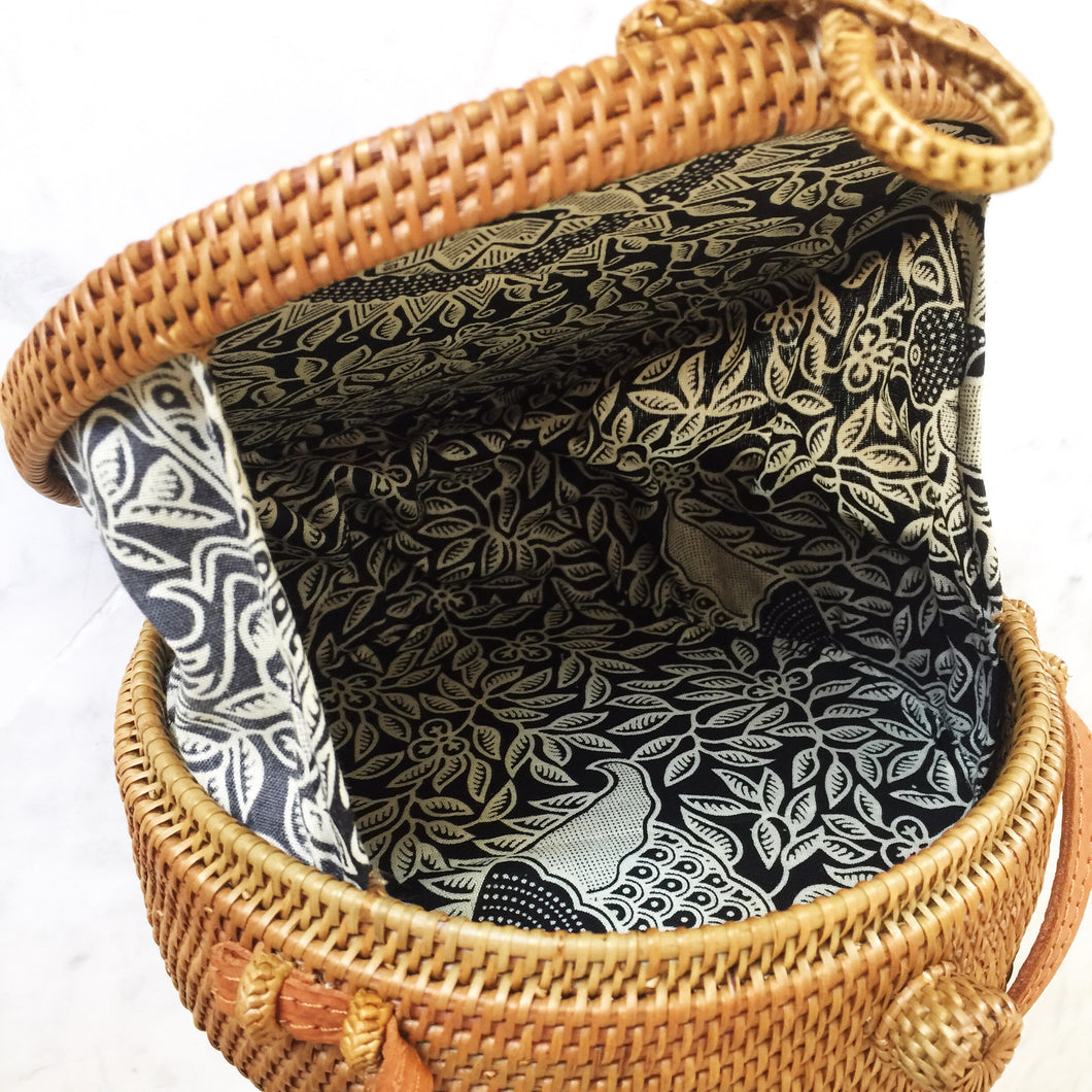 Handwoven Bali Round Crossbody Straw Rattan Bag – Hartly & Co.