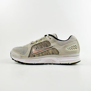 nike vomero 7 beige