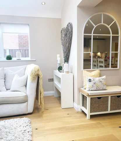 Neutral colours and natural textures in the living room