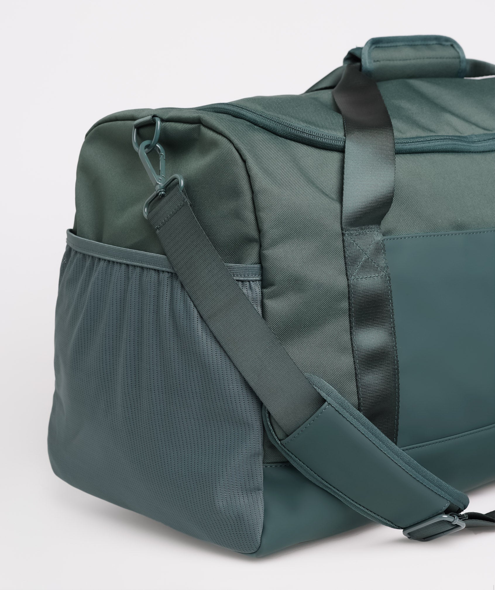 Large Everyday Holdall in Fog  Green - view 3