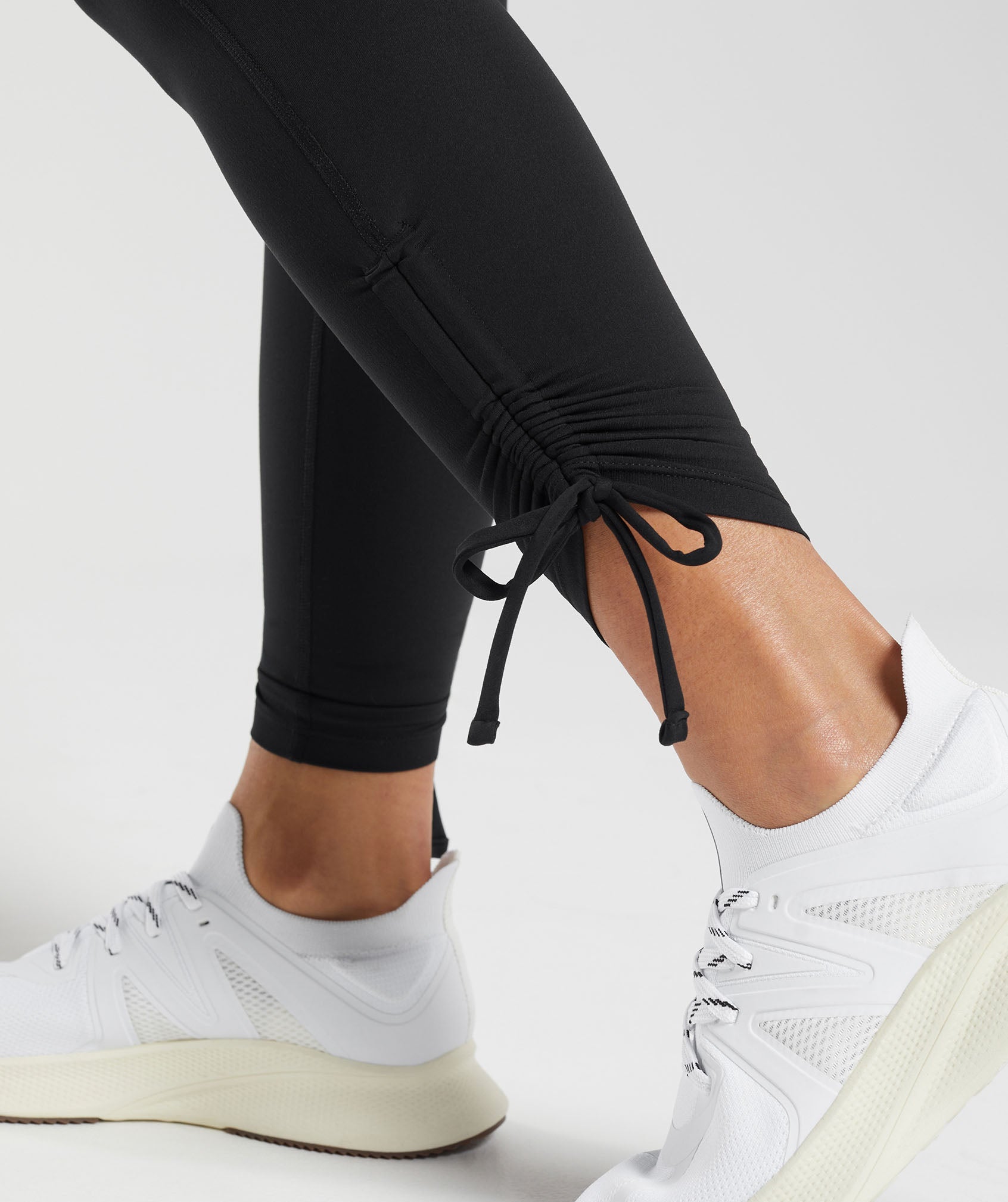 Ribbon Ankle Leggings in Black - view 5