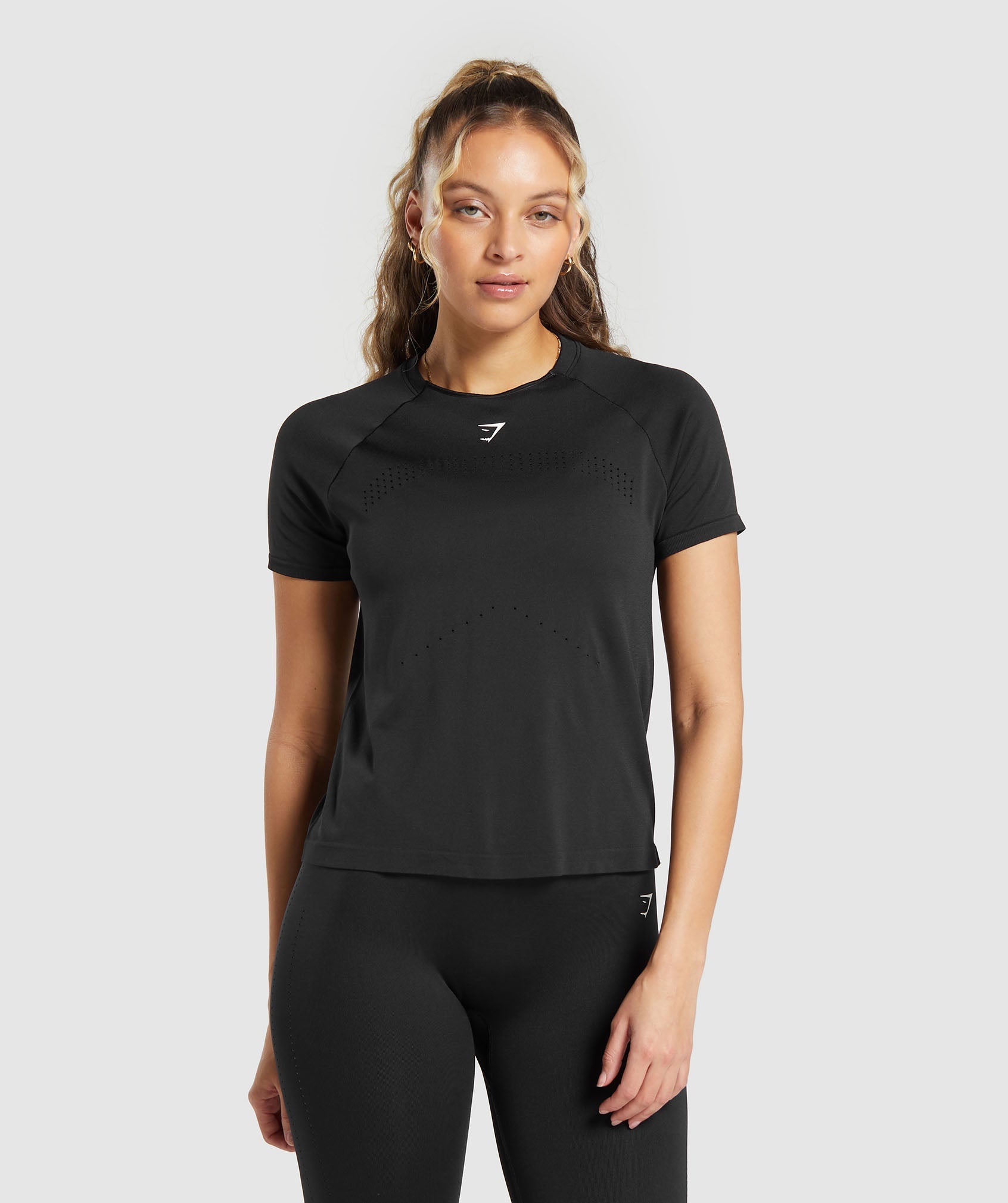Sweat Seamless T-Shirt in Black - view 1