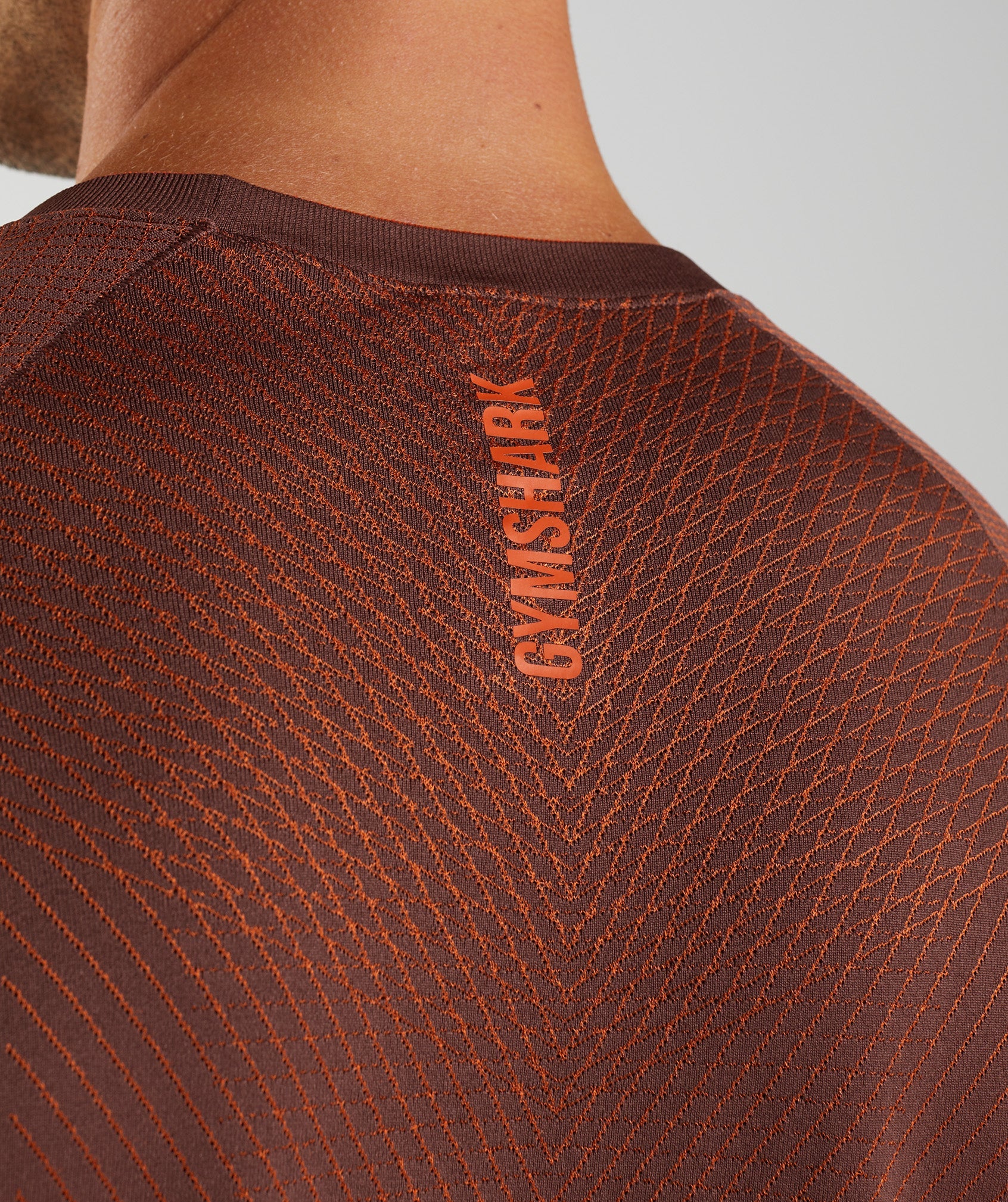 Apex Seamless Long Sleeve T-Shirt in Cherry Brown/Pepper Red