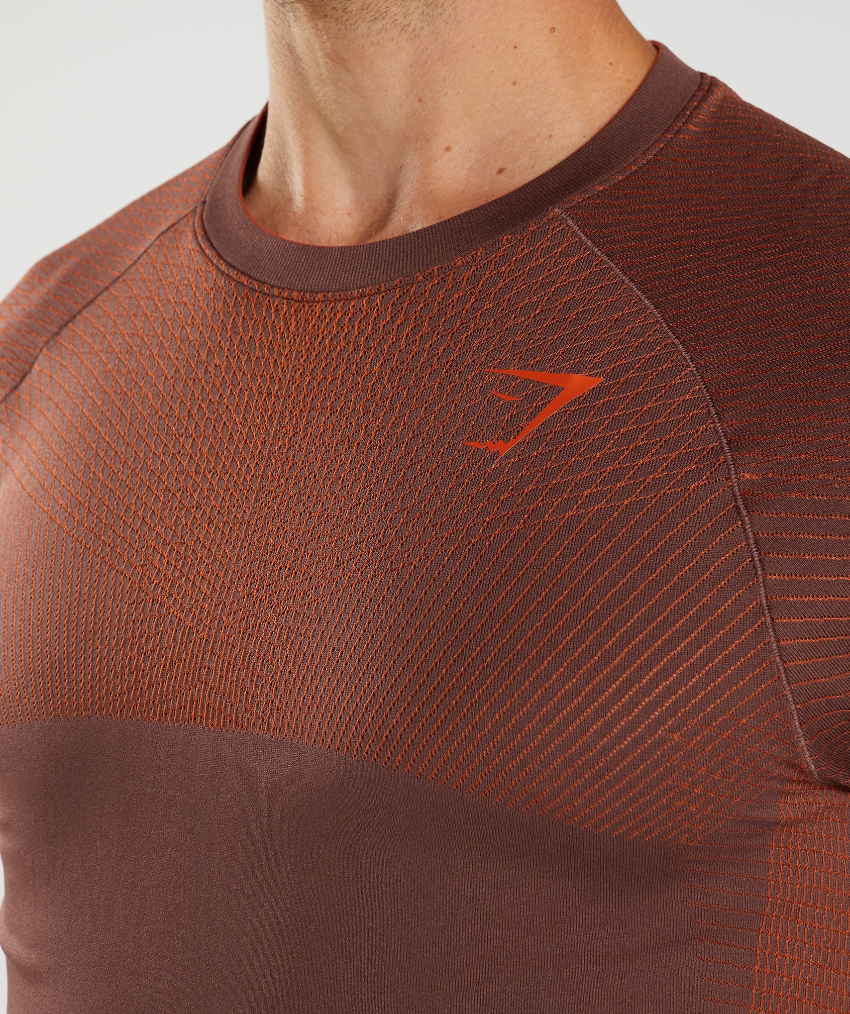 Apex Seamless T-Shirt in Cherry Brown/Pepper Red