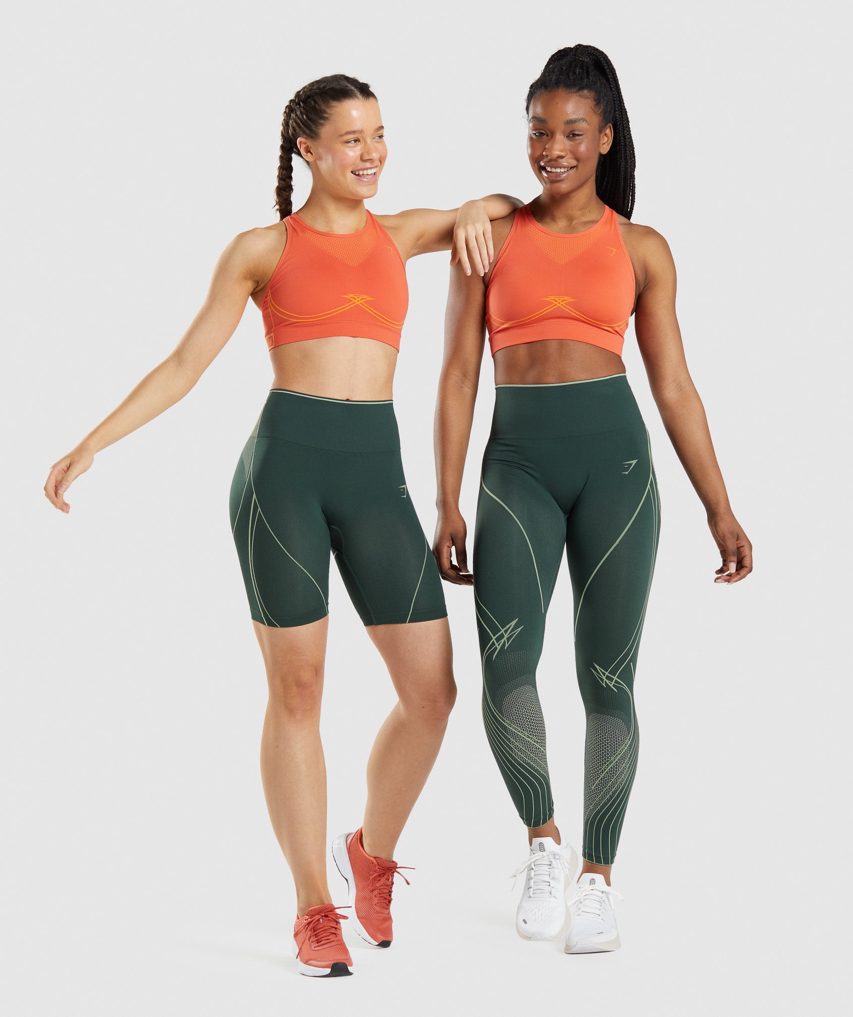 Apex Seamless Sports Bra in Papaya Orange/Apricot Orange