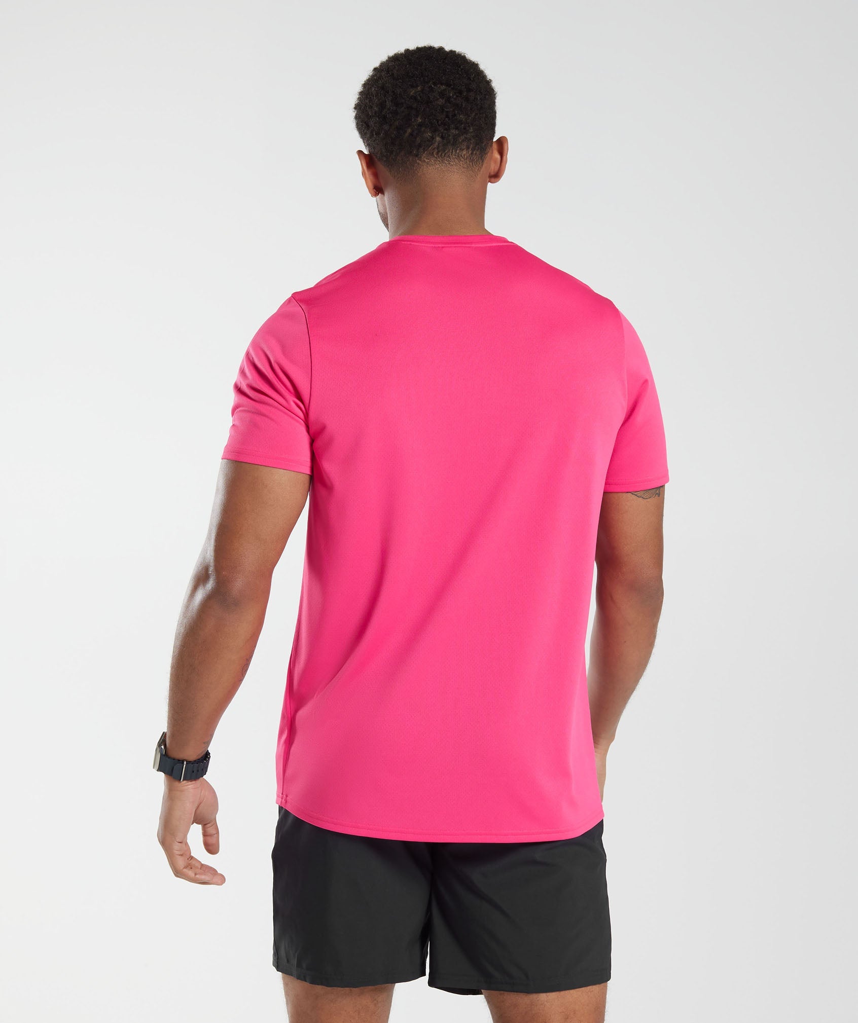 Arrival T-Shirt in Bright Fuchsia