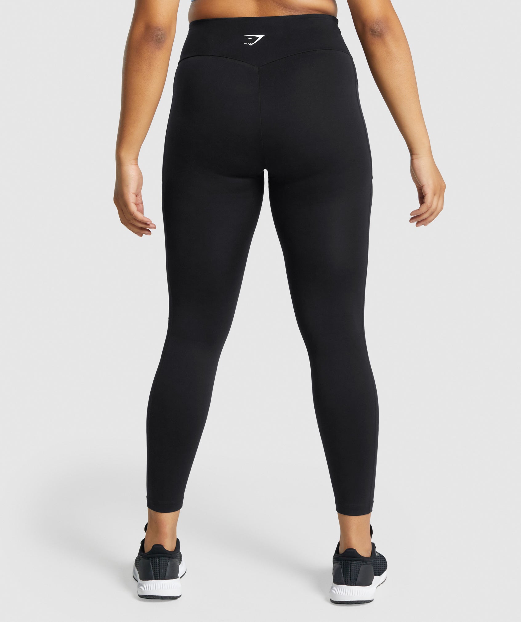 Training Mesh Pocket Leggings in Black - view 3