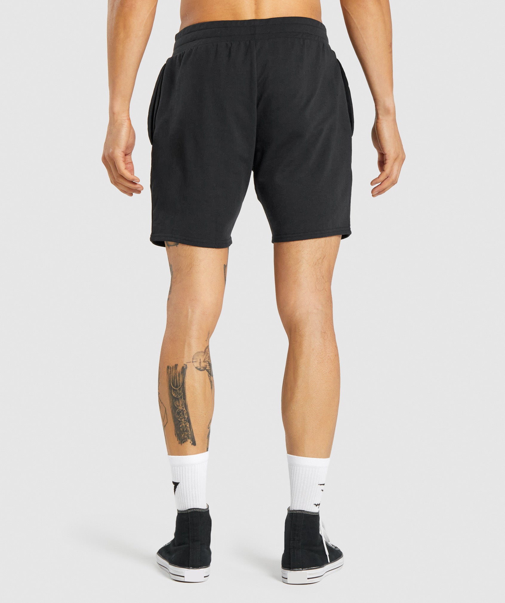 Essential 7" Shorts in Black