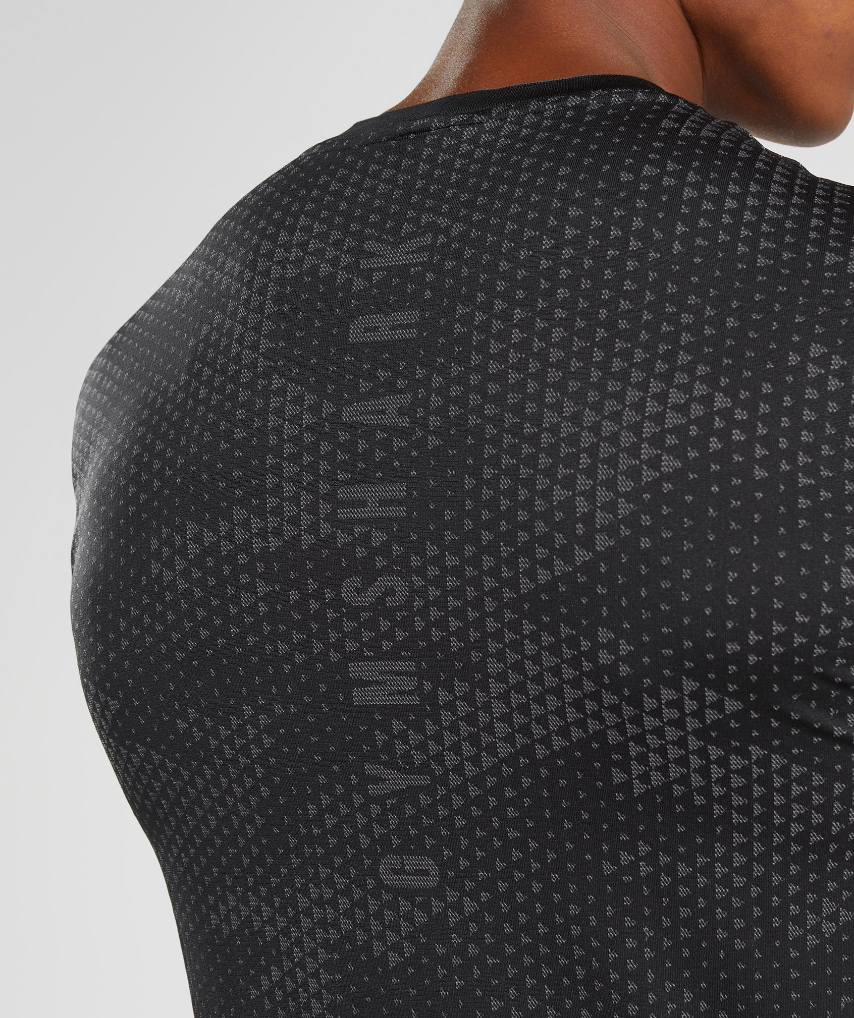 Sport Seamless T-Shirt in Black/Silhouette Grey