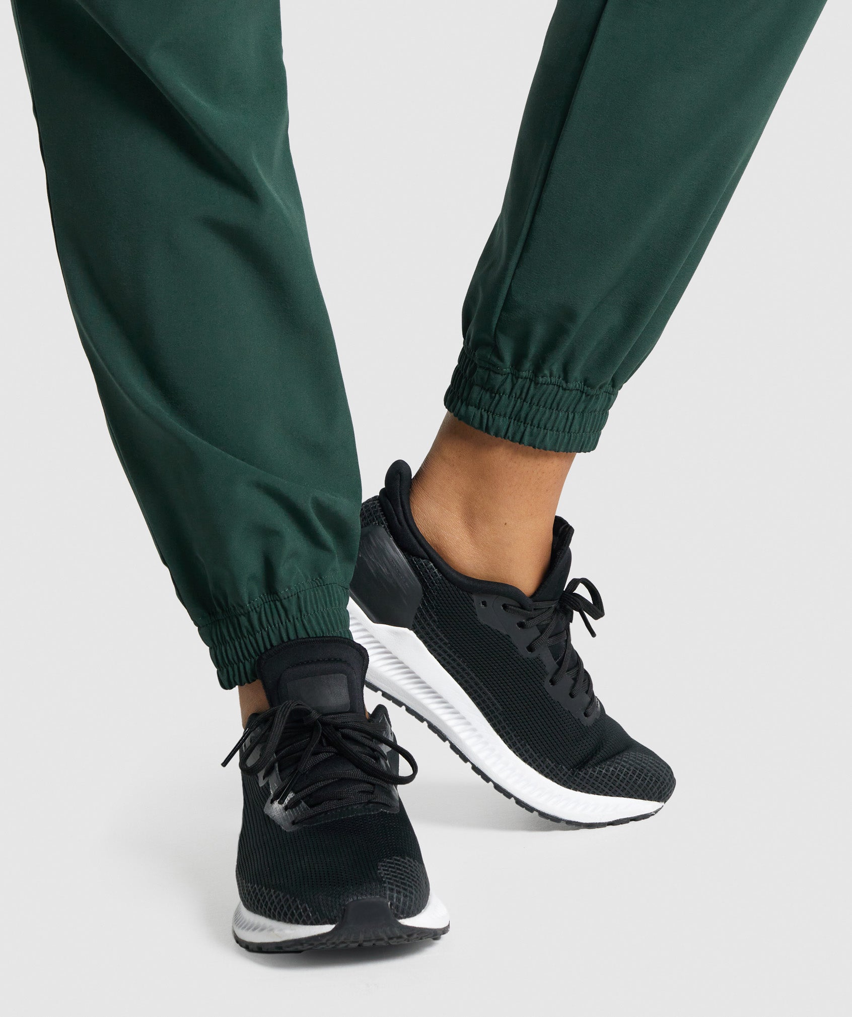 Gymshark Training Woven Joggers - Dusk Green