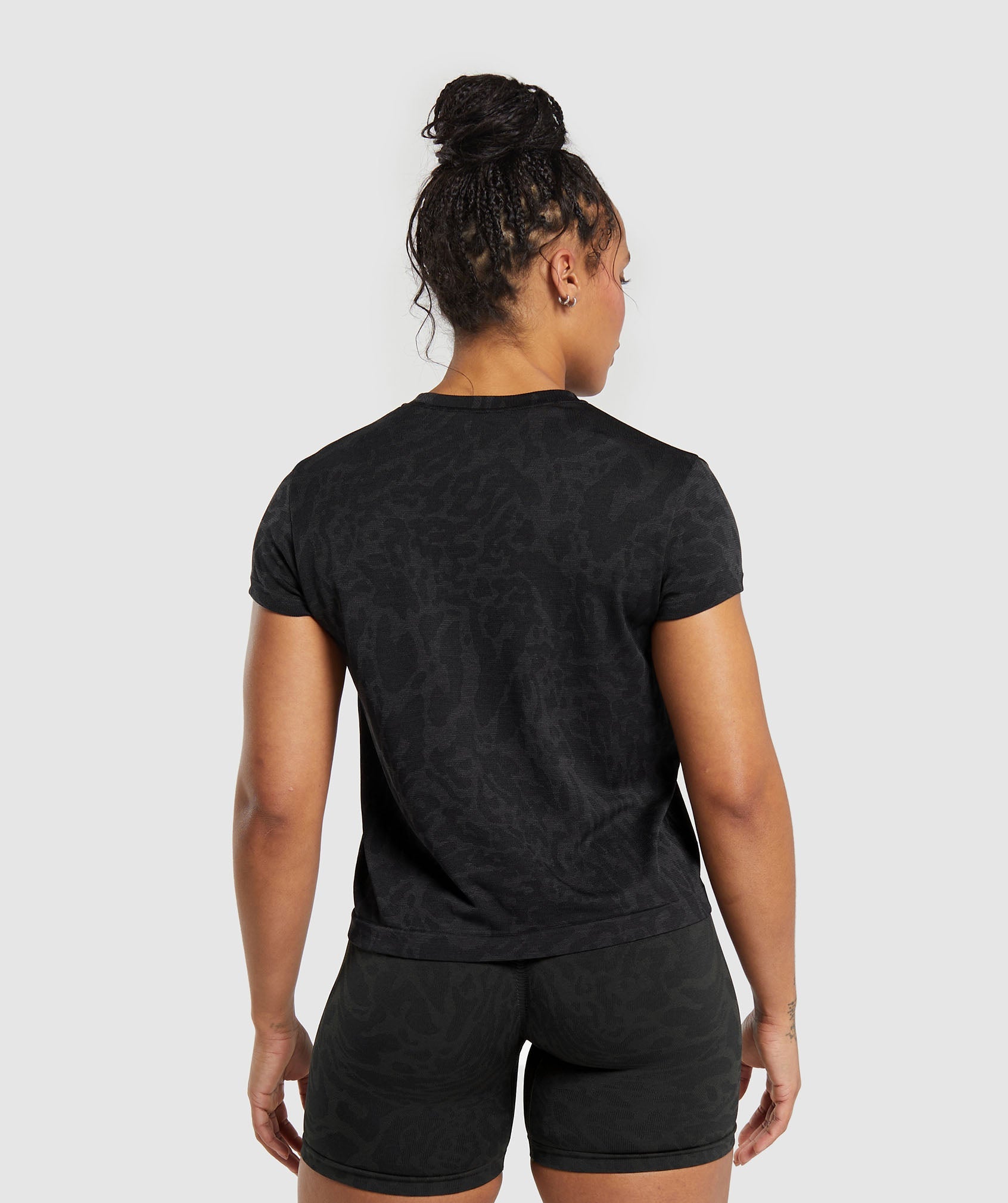 Adapt Safari Seamless T-Shirt in Black/Asphalt Grey - view 2