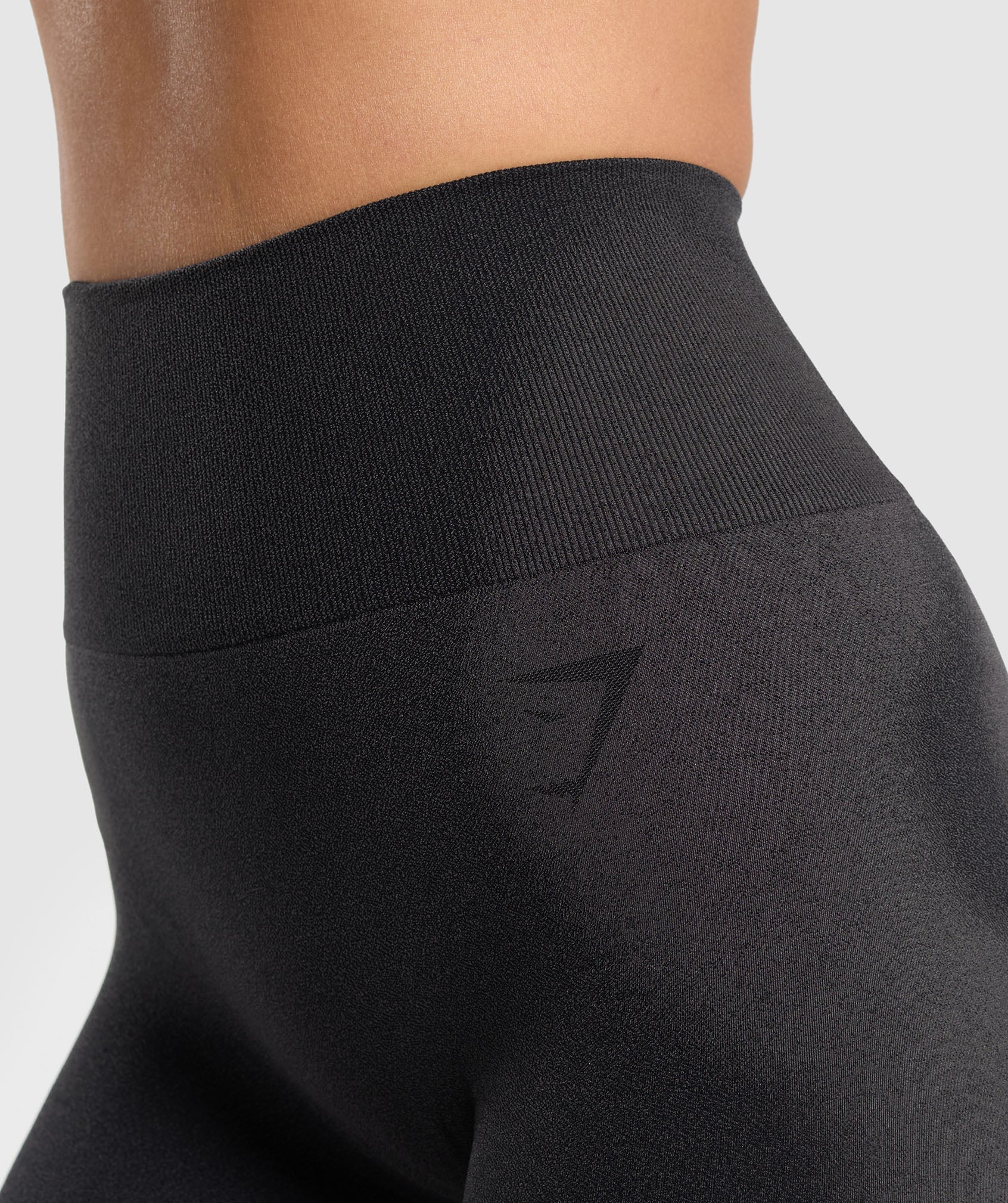Blur Seamless Shorts in Black/Asphalt Grey - view 5