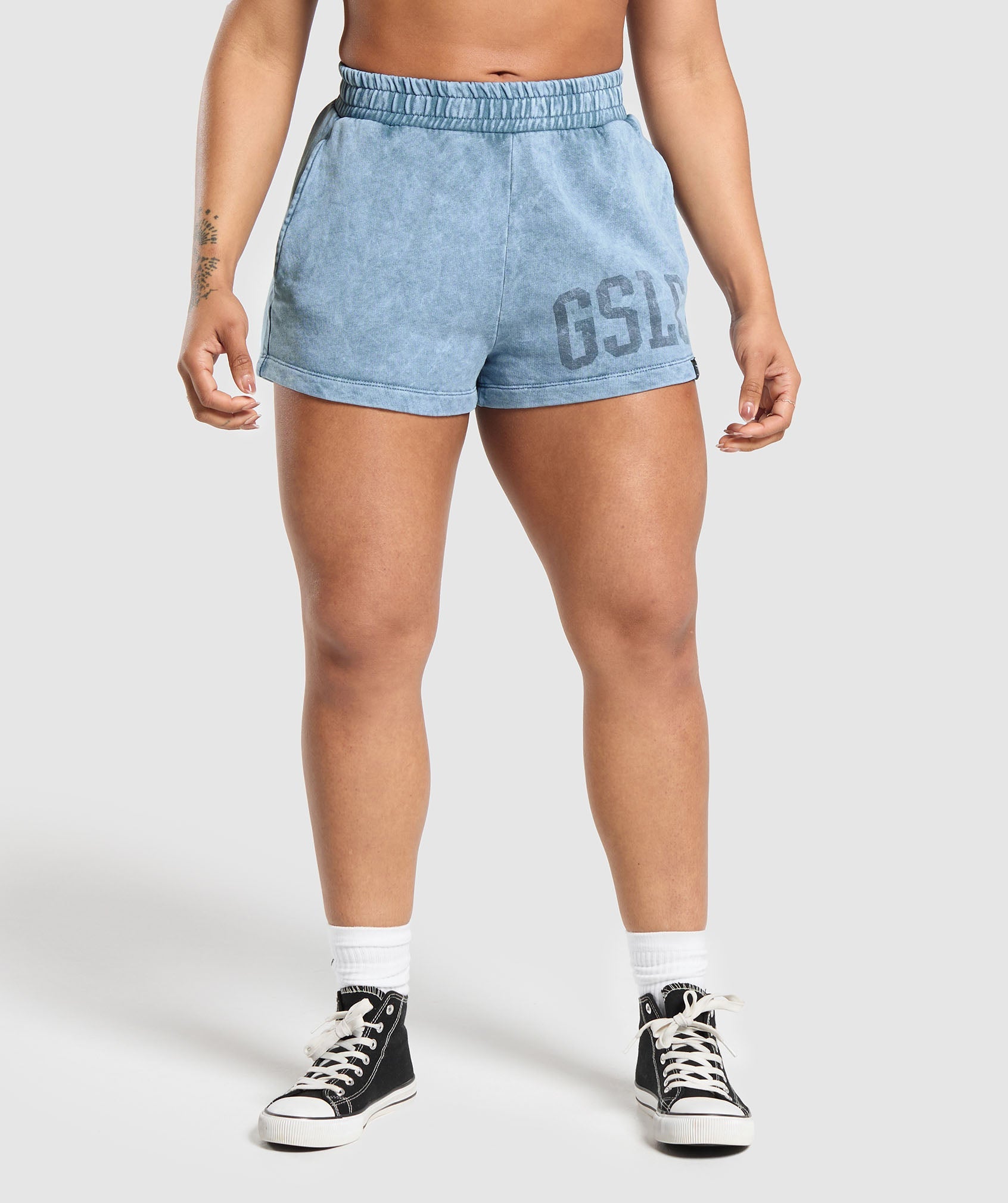 Collegiate Shadow Washed Shorts in Faded Blue