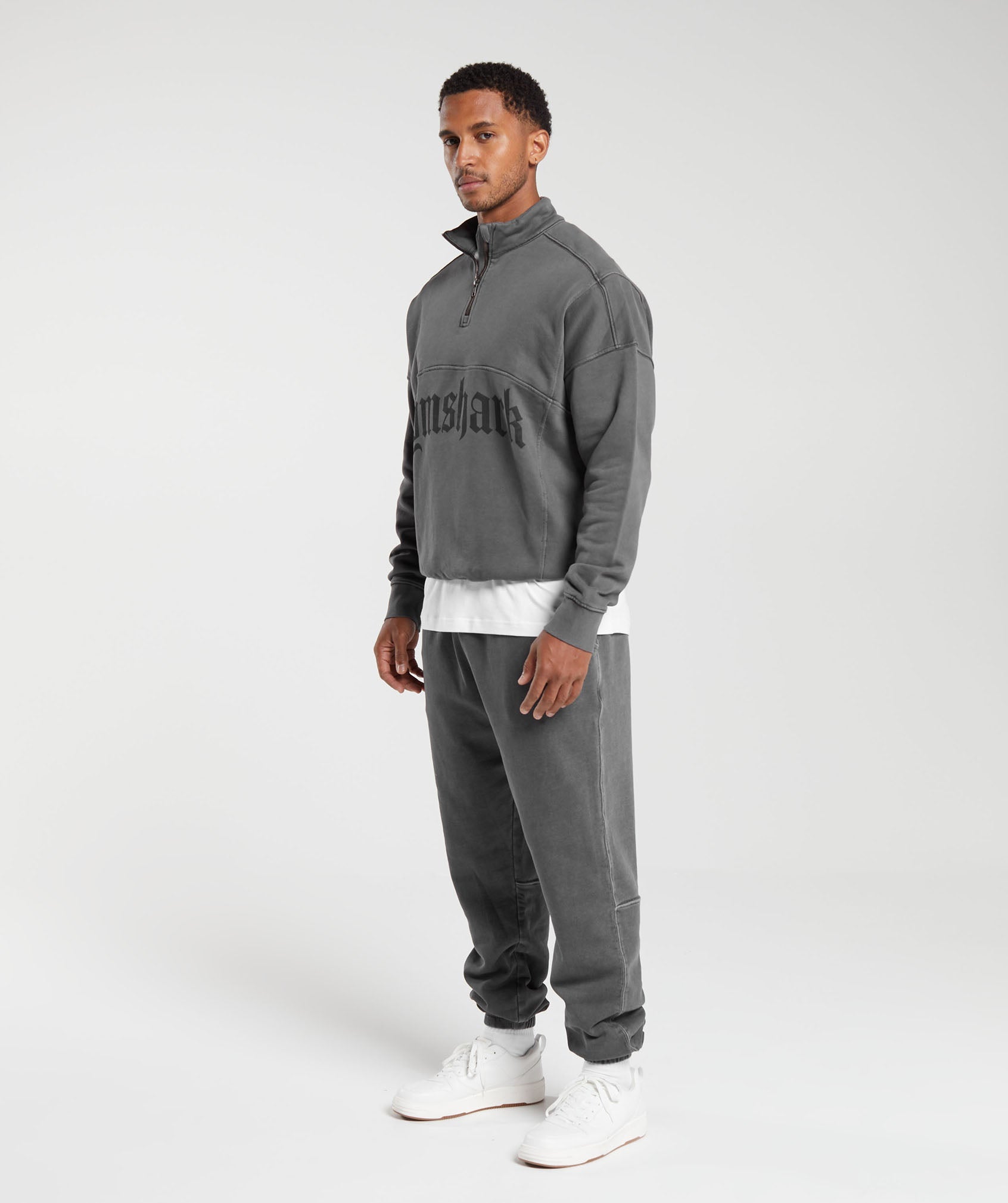 Heavyweight Joggers in Black - view 4