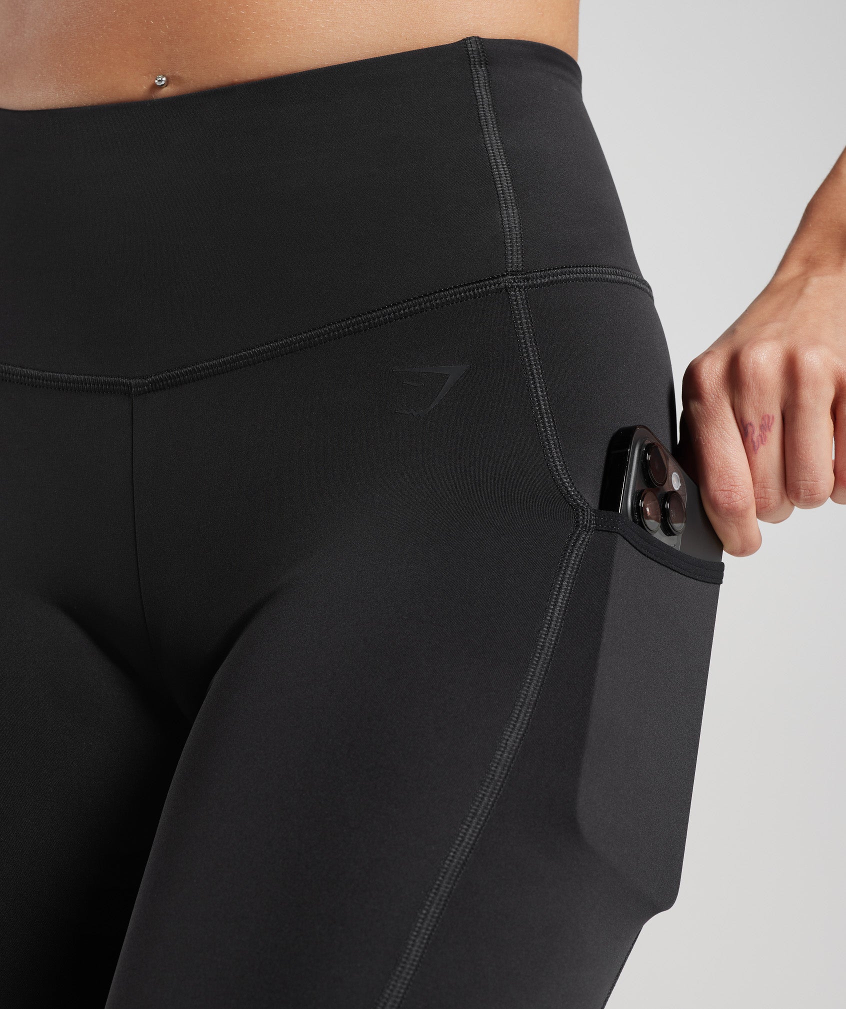 Pocket Leggings in Black - view 5