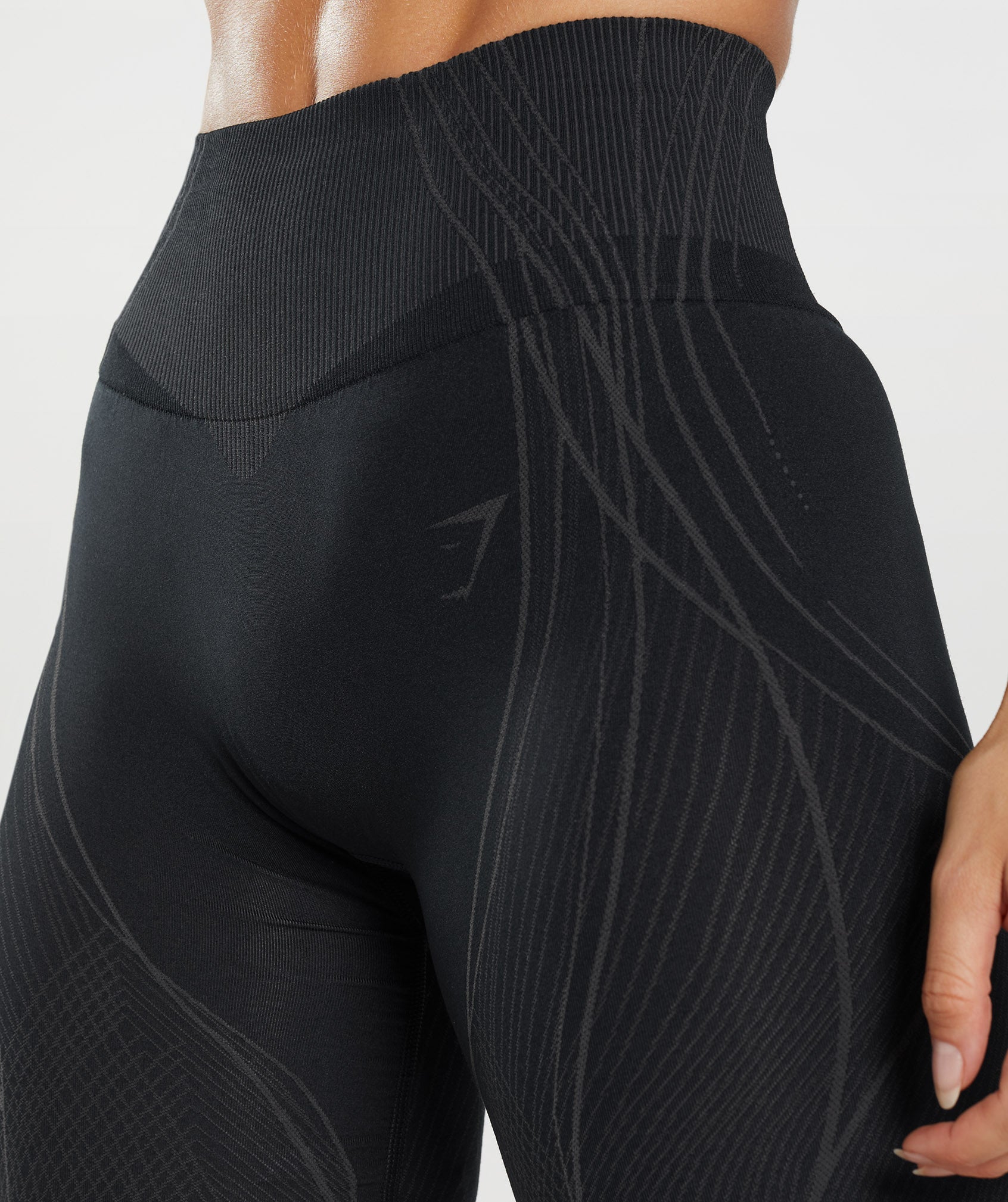 Apex Seamless Shorts in Black/Onyx Grey - view 6