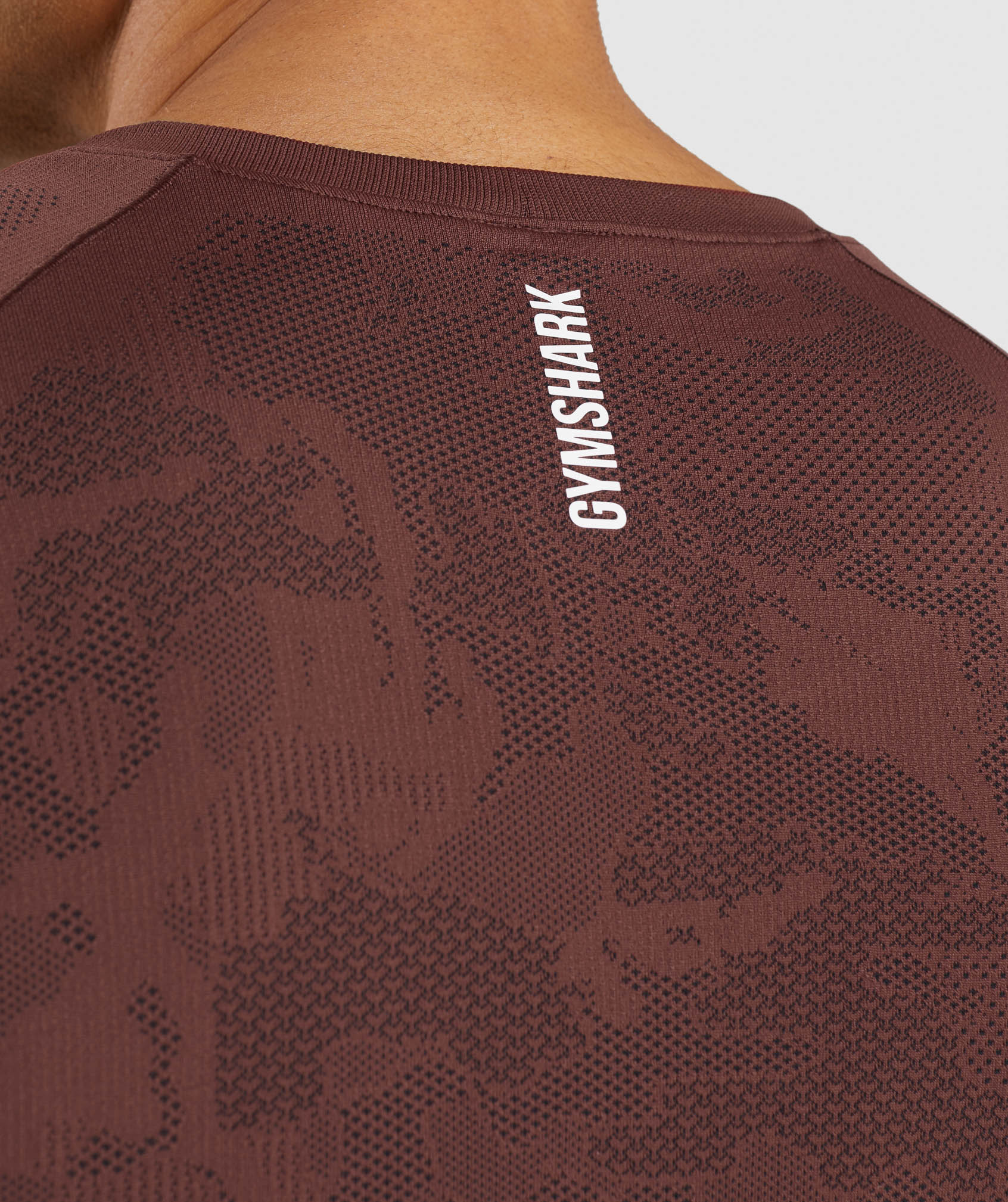 Geo Seamless T-Shirt in Cherry Brown/Black - view 6